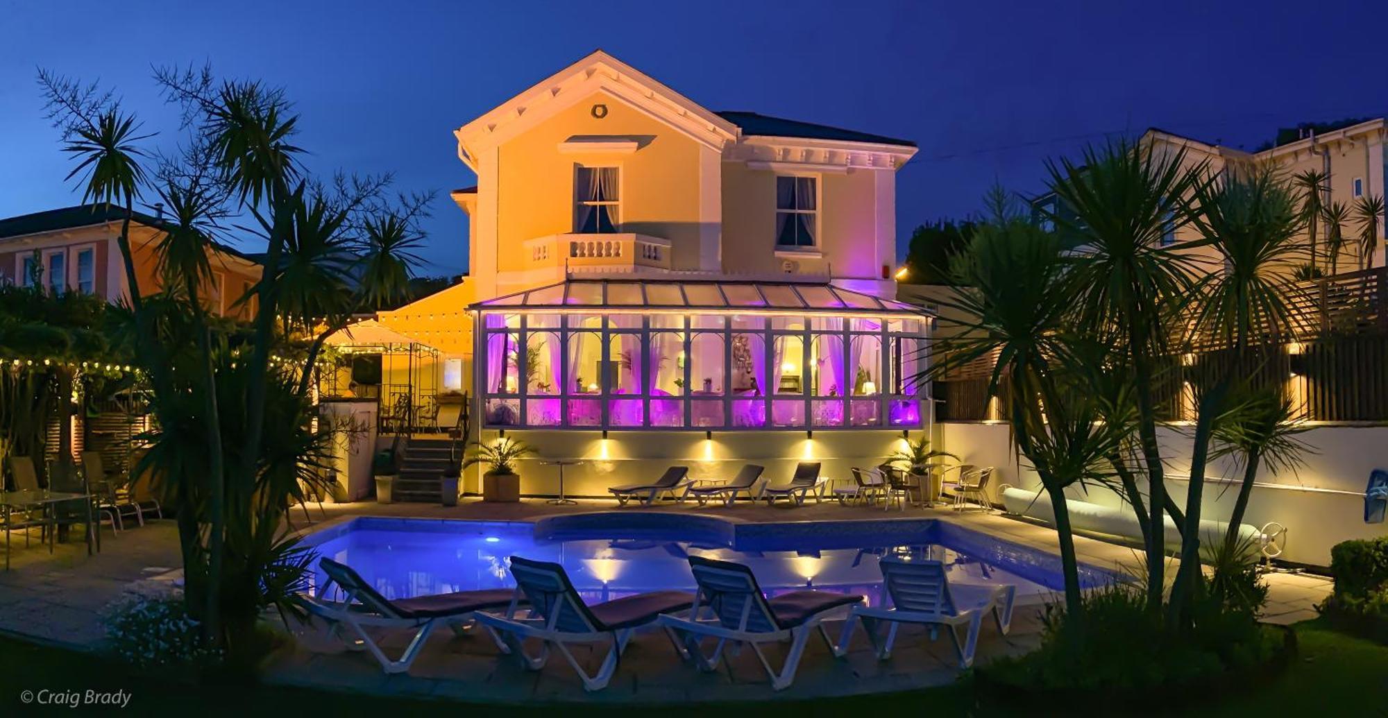 Riviera Lodge Hotel توركواي المظهر الخارجي الصورة