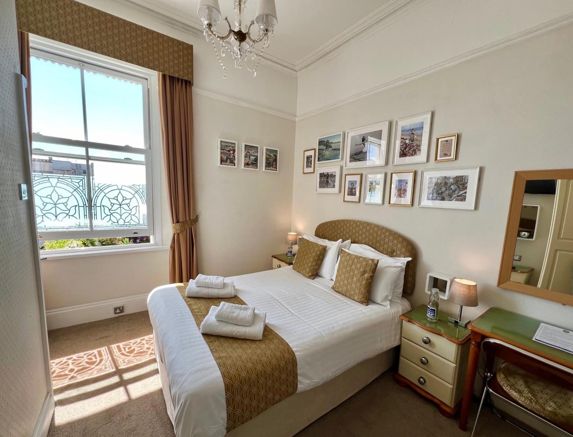 Riviera Lodge Hotel توركواي المظهر الخارجي الصورة